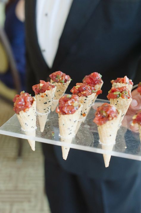 Appetizer For Wedding, Bacon Wrapped Snacks, Soup Wedding, Appetizer Summer, Party Soup, Wedding Reception Appetizers, Ideas Para Catering, Reception Appetizers, Bar Reception