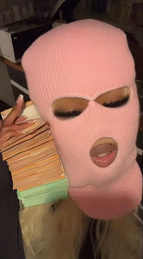 Skimask Baddie Aesthetic, Sheisty Mask Aesthetic, Girls With Money Aesthetic, Mask Photoshoot, Halloween Costumes 2022, Ski Masks, Gangsta Girl Style, Pink Glitter Wallpaper, Pretty Dark Skin