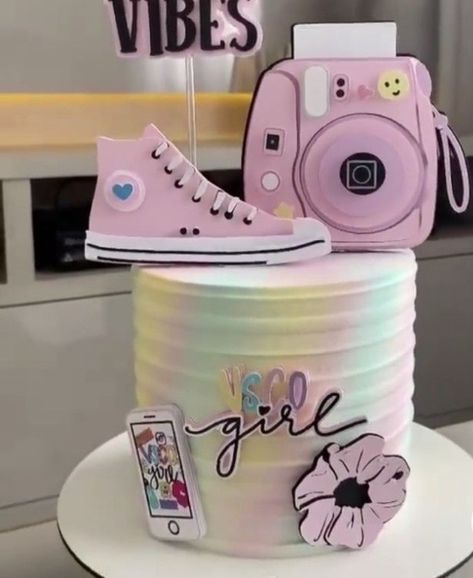 Via Li, Art Birthday Cake, Doll Birthday Cake, Barbie Birthday Cake, 10 Birthday Cake, 13 Birthday Cake, Family Cake, Unicorn Birthday Cake, Beautiful Cake Designs