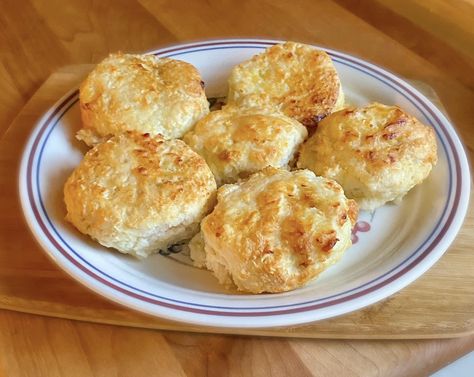 Air Fryer Two ingredient Dough Biscuits Two Ingredient Biscuits Greek Yogurt, Two Ingredient Dough, Bisquick Biscuits, Ww Food, Two Ingredient, Bisquick Recipes, Weight Watchers Breakfast, Low Cholesterol, Air Fryer Recipes Easy