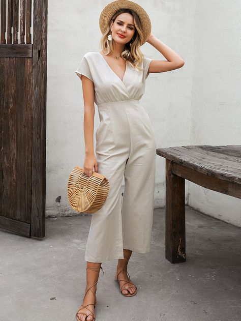 Feminine Summer Outfits, Beige Plain, Beach Jumpsuits, Midi Wrap Skirt, Perfect Summer Outfit, Stylish Summer Outfits, Midi Wrap Dress, Cropped Jumpsuit, Long Romper