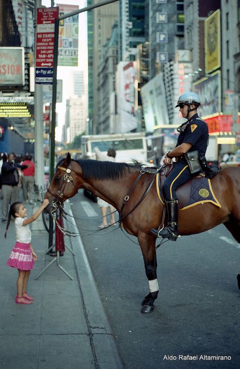 NYC mounted police Mounted Police, New York Police, Men In Uniform, Big Apple, Dream Job, Favorite City, Boots Men, Riding Boots, Manhattan