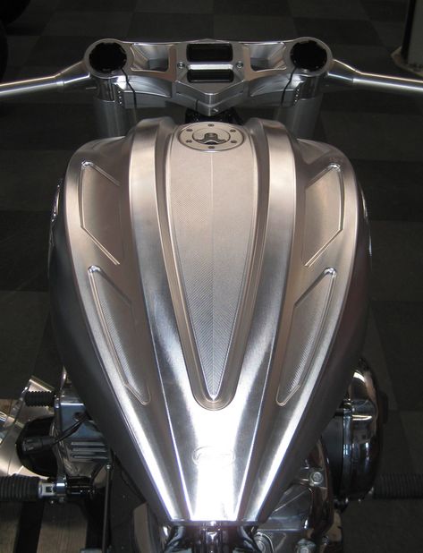 King Corso, Bobber Parts, Custom Motorcycle Parts, Motorcycle Ideas, Milwaukee Eight, Custom Motorcycles Bobber, Milwaukee Fuel, Bike Tank, Moto Custom