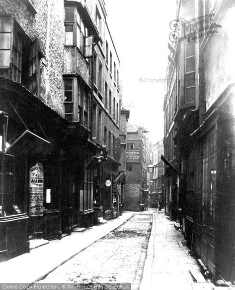 London Blitz, London Theme, Bleak House, East End London, Victorian Life, London Areas, Victorian London, London History, Fleet Street