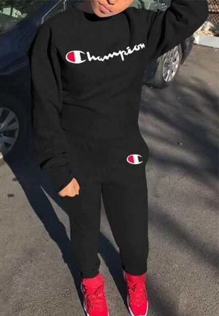 Sweat Suits Outfits, Suits And Sneakers, Champion Clothing, Sweat Suits, Tomboy Outfits, Cute Outfits For School, Tomboy Style Outfits, Chill Outfits, 2018 Fashion