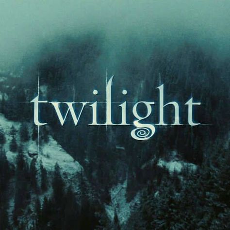 Forks Twilight, Twilight Videos, Twilight Poster, Alice Twilight, Twilight Scenes, Twilight Saga Books, Vampire Twilight, Twilight 2008, Twilight Saga Series