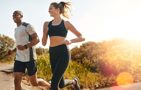 Every runner has their own routine and distinct way of doing things, but the very best share common habits that separate them from the pack. Fitness Smoothies, Romance Poems, People Kissing, Runner's World, Endurance Training, Fitness Apps, Outdoor Training, True Romance, Benefits Of Exercise