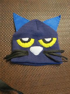 Twigs Off the Branches: Easy DIY Pete the Cat Costume for Book Character Day Pete The Cat Outfit, Diy Pete The Cat Costume, Funky Cardigans, Easy And Cute Halloween Costumes, Kids Book Characters, Easy Character Costumes, Cute Cat Clothes, Pete The Cat Costume, Cats Costume