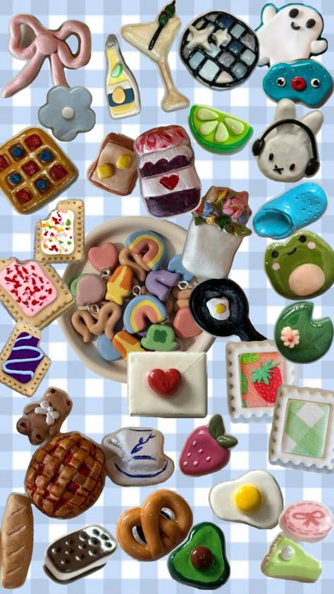 Printer Trays Ideas Projects, Clay Magnet Ideas, Things To Make With Clay, Clay Fridge Magnets, Ashtray Ideas, Clay Fridge, Food Magnets, Diy Painting Ideas, Whimsical Pottery