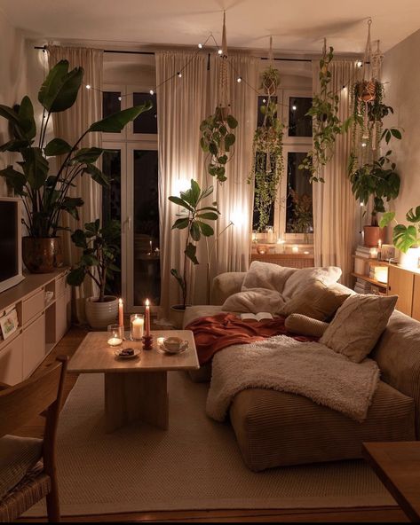 Lots Of Plants, Deco Studio, Dream Apartment Decor, Apartment Aesthetic, Cozy Room Decor, Apartment Decor Inspiration, Future Apartment, Dream Apartment, Cozy Apartment