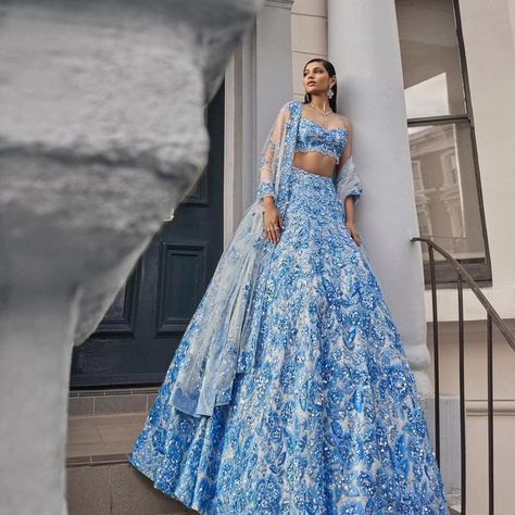 Blue Floral Lehenga, Party Wear Lengha, Bridesmaids Lehenga, Sabyasachi Lehenga, Lehenga Choli Wedding, Floral Lehenga, Blue Lehenga, Net Lehenga, Desi Clothes