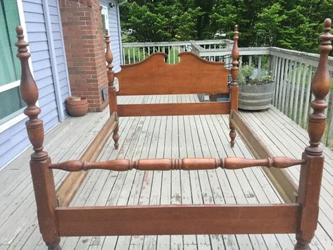 Colonial Bed, Spool Bed, Bed Vintage, Cottage Shabby Chic, Bed Photos, Full Size Bed Frame, White Linen Bedding, Queen Mattress Size, Shabby Chic Farmhouse