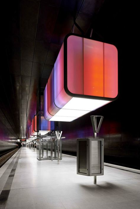 Hafencity University Subway Station - Picture gallery Transport Architecture, Monorail Station, Streetscape Design, Street Installation, Metro Subway, Train Platform, Deco Lamp, Subway Station, Corporate Identity Design