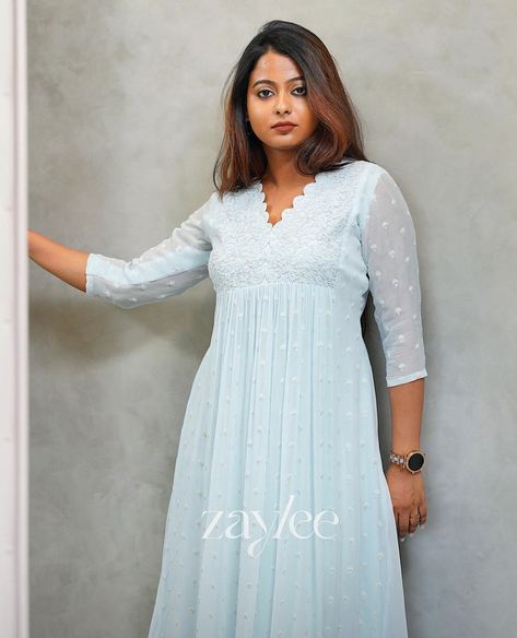 Feeding Party Wear Dress, How To Style White Kurti, Aesthetic Churidar, Saree Converted To Kurti, Full Sleeve Kurti Designs, Maternity Kurti Designs, Feeding Kurtis Design, Lace Kurti Design, Feeding Dress Pattern