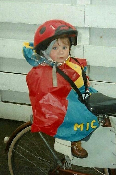 CAN I DIE?! AWWW NIALLS SO CUUUTE!!!! I would like to thank his parents for such a cute human being!!❤❤❤❤❤❤❤❤❤❤❤❤❤❤❤❤❤❤❤❤❤❤❤❤❤❤❤❤❤❤❤❤❤❤❤❤👑👑👑👑👑👑👑👑👑👑👑👑👑👑👑👑👑👑👑👑👑👑��👑👑👑👑👑👑👑👑👑👑👑👑👑👑 Four One Direction, Niall Horan Baby, Gambar One Direction, One Direction Photos, Irish Princess, Irish Boys, One Direction Humor, One Direction Memes, One Direction Pictures