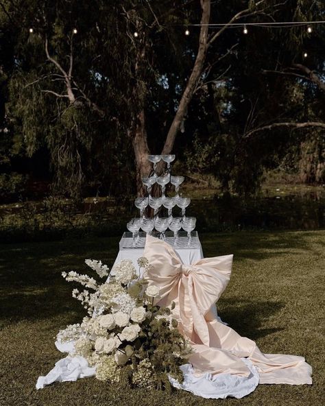 Big Wedding Decorations, Wedding Bow Decor, No Bridal Party Wedding, Wedding Garden Decoration, Flower Board, Flowers Bride, Wedding Concept, Wedding Instagram, Champagne Tower