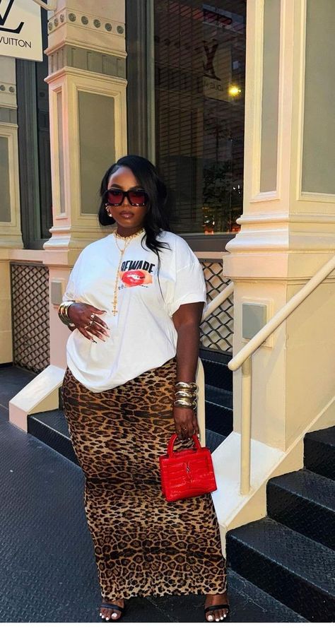 Leopard Skirt Outfit Black Women, Plus Size Leopard Skirt, Oversized Shirt Plus Size Outfit, Paris Fashion Black Women, Plus Size Brunch Outfit Black Woman, Plus Size Baddie Outfits Summer Casual, Curvy Girl Outfits Summer Black Women, Fall Skirt Outfits Black Women, Black 70s Aesthetic