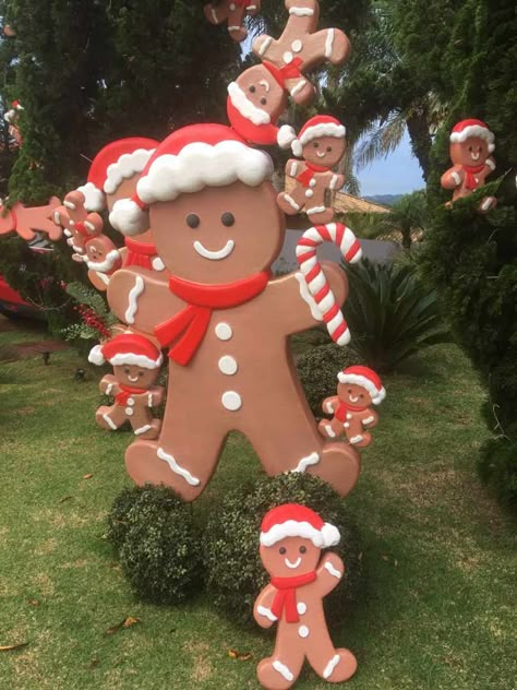 Gingerbread Decor, Christmas Yard Art, Christmas Props, Gingerbread Christmas Decor, Gingerbread House Decorations, Gingerbread Decorations, Christmas Yard Decorations, Christmas Gingerbread House, Christmas Decorations Diy Outdoor