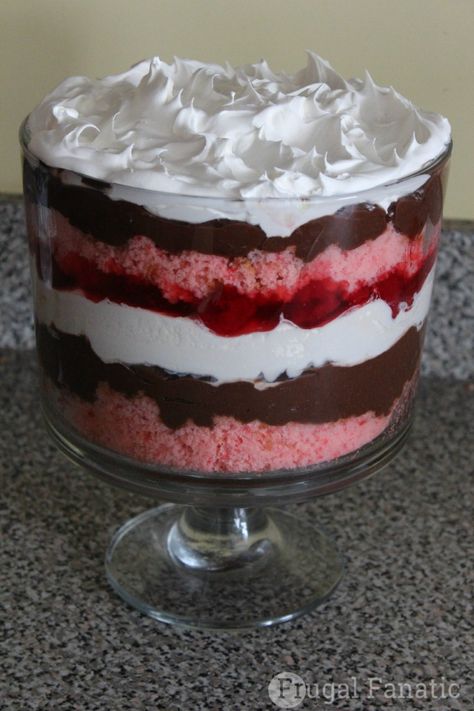 Strawberry Chocolate Trifle Recipe — Frugal Fanatic Triffle Desserts Simple, Brownie Trifle Recipes, Easter Trifle, Chocolate Trifle Recipe, Mini Trifles, Shortcake Trifle, Oreo Trifle, Trifle Recipes Easy, Trifle Bowl Recipes