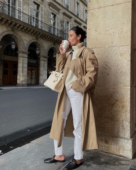 @kelseymerritt shared a photo on Instagram: “best purchase at a flea market in LA - this vintage trench coat for $10 💯” • Mar 25, 2022 at 5:59pm UTC Birkin Bag Outfit, Kelsey Merritt Outfits, Trench Coat Outfits, Chic Jean Outfits, Spring Trench Coat, Spring Trench, Kelsey Merritt, Vintage Trench Coat, Turtleneck Outfit