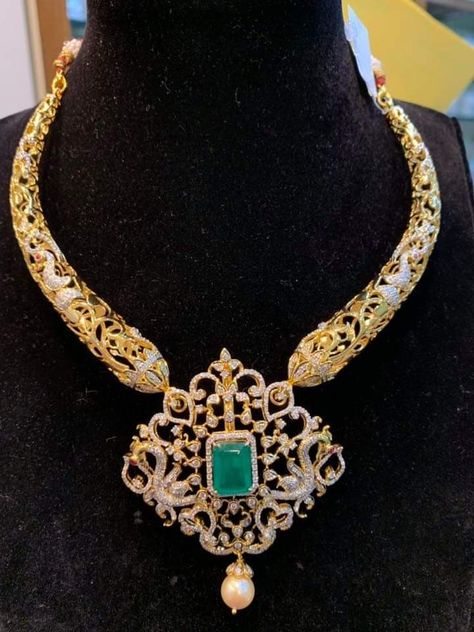 Diamond Kante Designs, Kante Jewellery, Kanti Designs, Kanti Necklace, Big Earrings Gold, Polki Sets, Wedding Jewelry Sets Bridal Jewellery, Real Diamond Necklace, Antique Necklaces Design