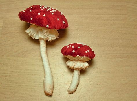 Mushroom Tutorial, Mushroom Crafts, Fly Agaric, Textile Sculpture, Stuffed Mushroom Caps, Mushroom Decor, Fabric Scissors, Mushroom Art, Doll Maker