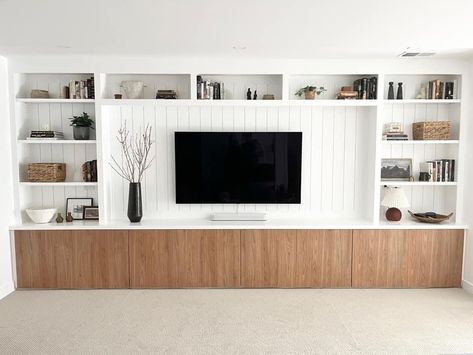 Living Room Units Built Ins, Oak Media Wall, Simple Entertainment Center Ideas, Entertainment Unit Floating Shelves, Built In Tv Wall Unit Scandi, Tv Wall With Storage, Media Unit Living Room, Media Wall With Storage, Tv Unit With Book Shelves Modern