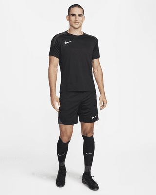 Be your best with the Nike Strike collection—apparel for both elite soccer players and rising stars that helps keep the sweat away on the field. With a slim fit, this breathable and stretchy top helps keep you cool. Shown: Black/Black/Anthracite/White Style: FN2399-010 Soccer Practice Outfits, Soccer Practice, Practice Outfits, Stretchy Tops, Outfits Men, Soccer Players, White Style, Workout Shorts, Dri Fit