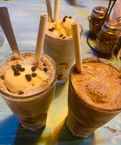 #chocoholic #shake #drinks #foodblogger #follow Food Blogger, Drinks, Quick Saves