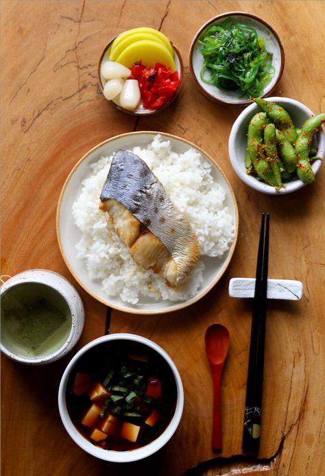 Japanese Breakfast is The Superior Breakfast Traditional Japanese Meal, Healthy Asian Breakfast, Japanese Breakfast Aesthetic, Japanese Breakfast Ideas, Boiled Egg On Toast, Japanese Lunch Ideas, Japanese Breakfast Recipes, Japanese Healthy Food, Traditional Japanese Recipes