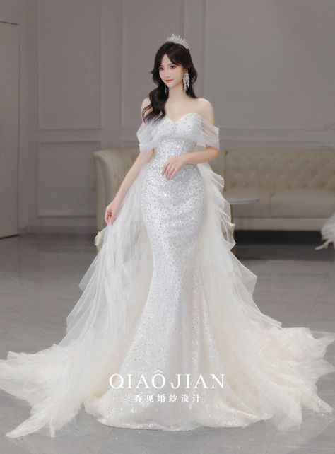 Korean Wedding Dress Gowns, Ethereal Wedding Dress Goddesses, Asian Prom Dress, Wedding Dresses Korean, Korean Wedding Dress, Bride Dress Simple, Chinese Wedding Dress, White Ball Gowns, Pretty Quinceanera Dresses