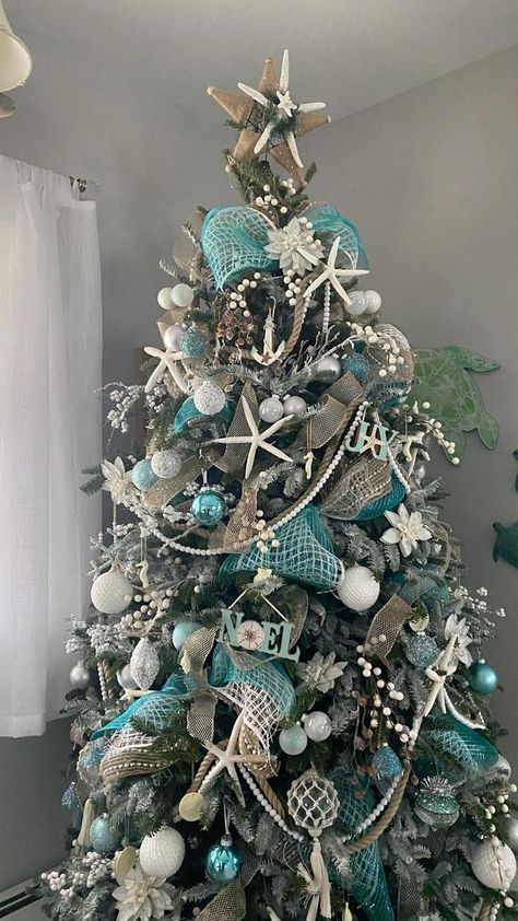 Beach Christmas Decorations Diy, Beachy Christmas Decor, Beachy Christmas Tree, Mermaid Christmas Tree, Nautical Christmas Ornaments, Aqua Christmas, Beach Christmas Trees, Beach Christmas Decorations, Coastal Christmas Tree