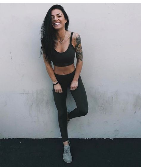 I love Kylie Rae Kylie Rae, Gym Photoshoot, Cute Comfy Outfits, I Want To Be, Sporty Outfits, Athletic Fashion, Inked Girls, Comfy Outfits, Girl Tattoos