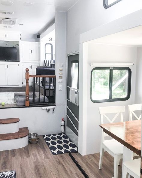 See how a white and gray interior transformed this outdated 5th wheel! Renovation and Photos from: @fifthwheelfarmhouse - Featured on MountainModernLife.com #rvrenovation #rvremodel #whiteinterior #tinyhome #camper #campermakeover #rvrenovation #rvremodel #whiteinterior #tinyhome #camper #campermakeover Modern Tiny Home, Rv Interior Design, Rv Interior Remodel, Camper Reno, Diy Camper Remodel, Rv Renovation, Rv Makeover, Rv Renovations, Camper Makeover