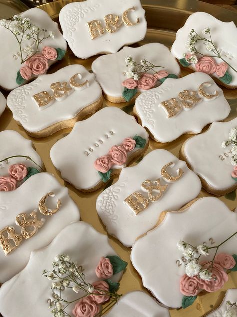 Cookies party Nikkah Cookies, Engagement Cookies, Cookies Party, Bridal Gift Wrapping Ideas, Cookie Party, Bridal Gift, Wrapping Ideas, Baking Ideas, Cake Recipes