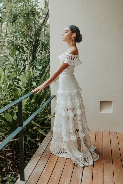 Spanish Bridal Dress, Mexican Beach Wedding Dress, Mexican Wedding Dress Plus Size, Dominican Wedding Dress, Mexican Bridal Dress, Spanish Bride Dress, Mexican Bride Hairstyle, Mexican Bride Dress, Modern Mexican Wedding Dress