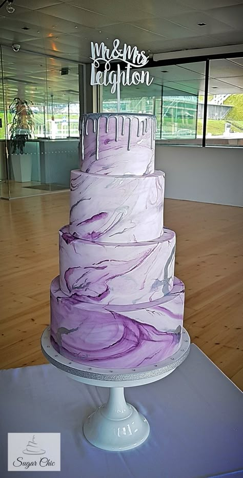 Wedding Cake Marble, Marble Wedding Cake, Lavender Wedding Cake, Purple Wedding Cake, Purple Wedding Cakes, Purple Wedding Theme, Purple Cakes, Marble Wedding, Tiered Cake