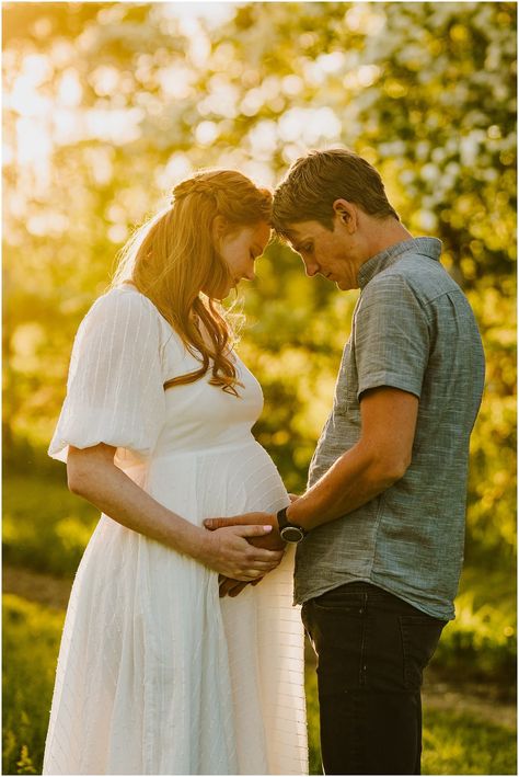 Golden hour maternity pictures. This couple took spring maternity pictures before their sweet baby's arrival. maternity photographer | maternity photo ideas | maternity photography ideas Maternity Prompts, Spring Pregnancy Photoshoot, Maternity Photography Spring, Maternity Pictures Spring, Maternity Couple Photography, Spring Maternity Pictures, Spring Maternity Photography, Golden Hour Maternity Shoot, Poloroid Pictures Ideas