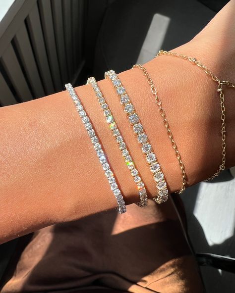 US Open ready? 🎾 Elevate your look with our lab-grown diamond tennis bracelets. Shop now and enjoy 15% off with code LABOR15! #LabGrownDiamonds #TennisBracelet #USOpenStyle #JewelrySale #LuxuryJewelry #DiamondBracelets #HighJewelry #JewelryAddict #FineJewelry #ShopNow #JewelryLovers #Dlabgrowndiamonds #labdiamond #LimitedTimeOffer