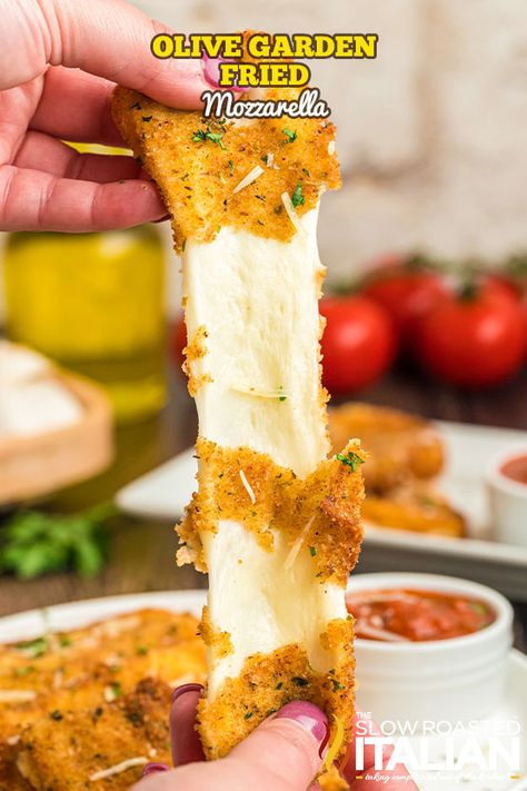 Fried Mozzarella Olive Garden Copycat - The Slow Roasted Italian Fried Mozzarella, Copycat Recipes Olive Garden, Slow Roasted Italian, Olive Garden Copycat, Olive Garden Recipes, The Slow Roasted Italian, Mozzarella Recipes, Copykat Recipes, Quick Appetizers