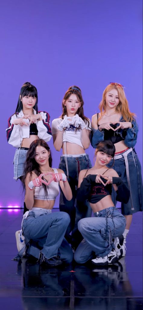 Eunchae, Sakura, Yunjin, Kazuha, Chaewon anti fragile era 🤍 Chaewon Anti Fragile, Sakura Yunjin Kazuha, Anti Fragile, Le Sserafim Wallpaper, Sakura Yunjin, Dance Comp, Korean Hairstyle, Korean Street Fashion, Korean Makeup