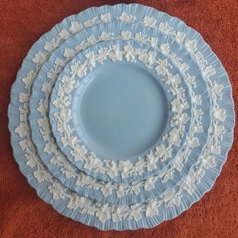 Wedgwood Embossed Queensware with the shell edge!! Place setting for four, 20 pieces total. #wedgwood #queensware #creamonblue #shelledge #plateset #teapartytime #itsburntorange Wedgwood Queensware, Stuffed Shells, Place Setting, Plate Sets, Place Settings, Burnt Orange, Emboss, Party Time, Shells