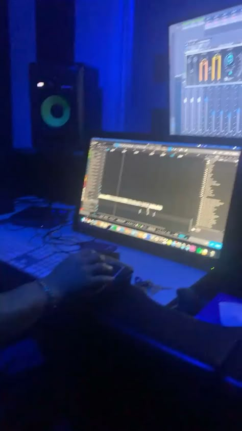 New song coming [Video] | Estudio de musica, Estudio de rap, Sala de estudio musical Music Studio Snapchat Story, Music Studio Video, Rapping Videos, Music Studio Home, Rap Studio, Music Studio Aesthetic, Studio Music Room, Radio Studio, Studio Vibes