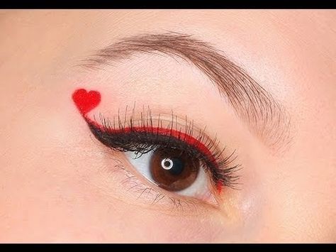 Valentine's Day Makeup Hurt cool for queen of hearts as well Eye Makeup Red Dress, Cat Mad, Alice In Wonderland Makeup, Queen Of Hearts Halloween, Queen Of Hearts Makeup, Wonderland Makeup, Valentine's Day Makeup, Drag Make-up, Halloween Heart