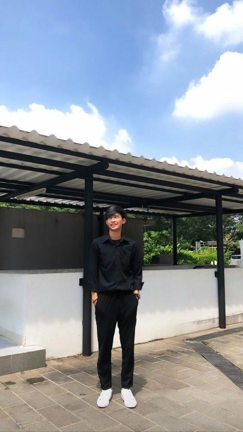 Ootd Cowo Simple, Ootd Cowok Casual, Ootd Cwo, Outfit Cowo, Outfit Cowok, Kpop Fashion Men, Formal Dresses For Men, Trendy Boy Outfits, Mens Trendy Outfits