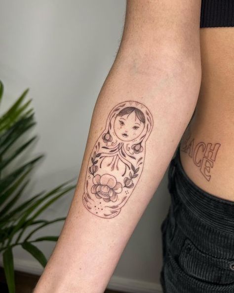 China Doll Tattoo, Porcelain Doll Tattoo, Priestess Tattoo, Russian Doll Tattoo, Ornamental Tattoos, Red Russian, Doll Tattoo, Chinese Dolls, High Priestess