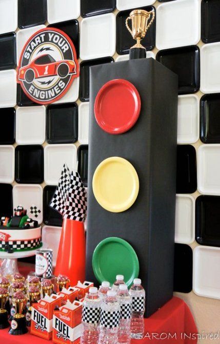 Cars Birthday Party Decorations, Cars Birthday Party, 2nd Birthday Party For Boys, Race Car Themes, Cars Lightning Mcqueen, Disney Cars Party, Hot Wheels Birthday, Hot Wheels Party, Disney Cars Birthday