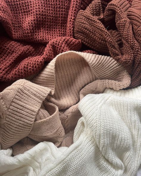 fall colored sweater aesthetic Sweater Stack Aesthetic, Sass Aesthetic, Fall Sweaters Aesthetic, Fall Sweater Aesthetic, Sweater Aesthetic, Cozy Sweaters Autumn, Sweaters Fall, Fall Mood Board, Fall Mood