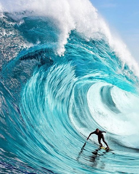 Did you know the longest surf ride ever recorded was 3 hours and 55 minutes? How cool but how exhausting! #PhotosNotPasswords Caribbean Tattoo, Alana Blanchard, Big Wave Surfing, Surf Vibes, Surfing Pictures, Ocean Surf, Surfing Photography, Burton Snowboards, Surf Life