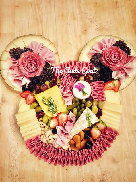 Princess Theme Charcuterie Board, Easy Disney Centerpieces, Cinderella Charcuterie Board, Disney Theme 30th Birthday, Disney Themed Food For Party, Minnie Mouse Bachelorette Party, Disney 50th Birthday Party Ideas, Disney Inspired Appetizers, Minnie Mouse Appetizers